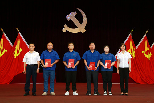 高總賈書記頒獎2_副本.jpg